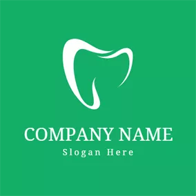 カーブのロゴ Green and White Teeth logo design
