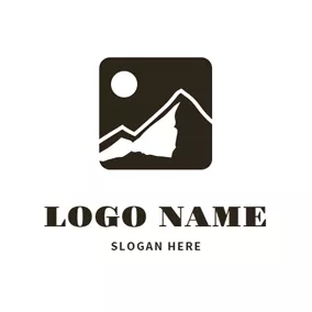 Berg Logo Simple Sun and Mountain logo design